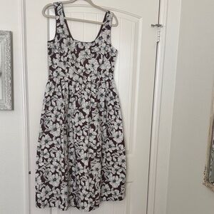 Floral Scoop Neck Sleeveless Dress in Brown and White